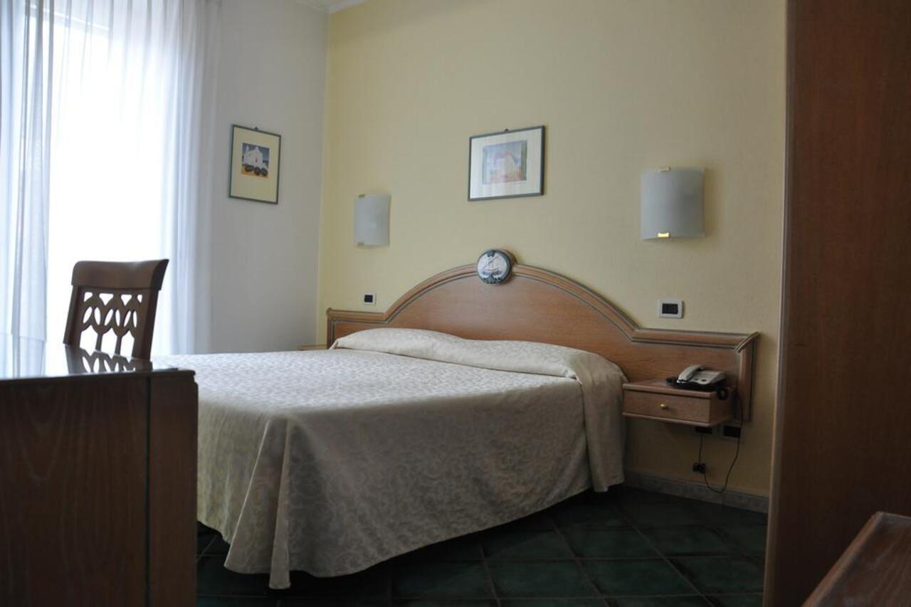 Hotel La Marticana ايسكيا المظهر الخارجي الصورة
