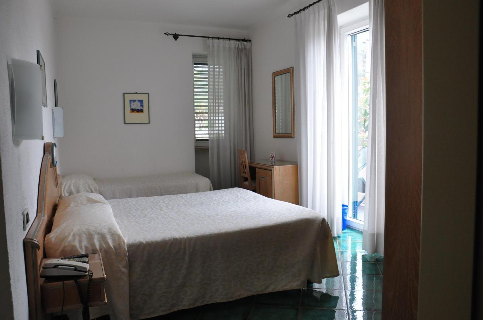 Hotel La Marticana ايسكيا المظهر الخارجي الصورة