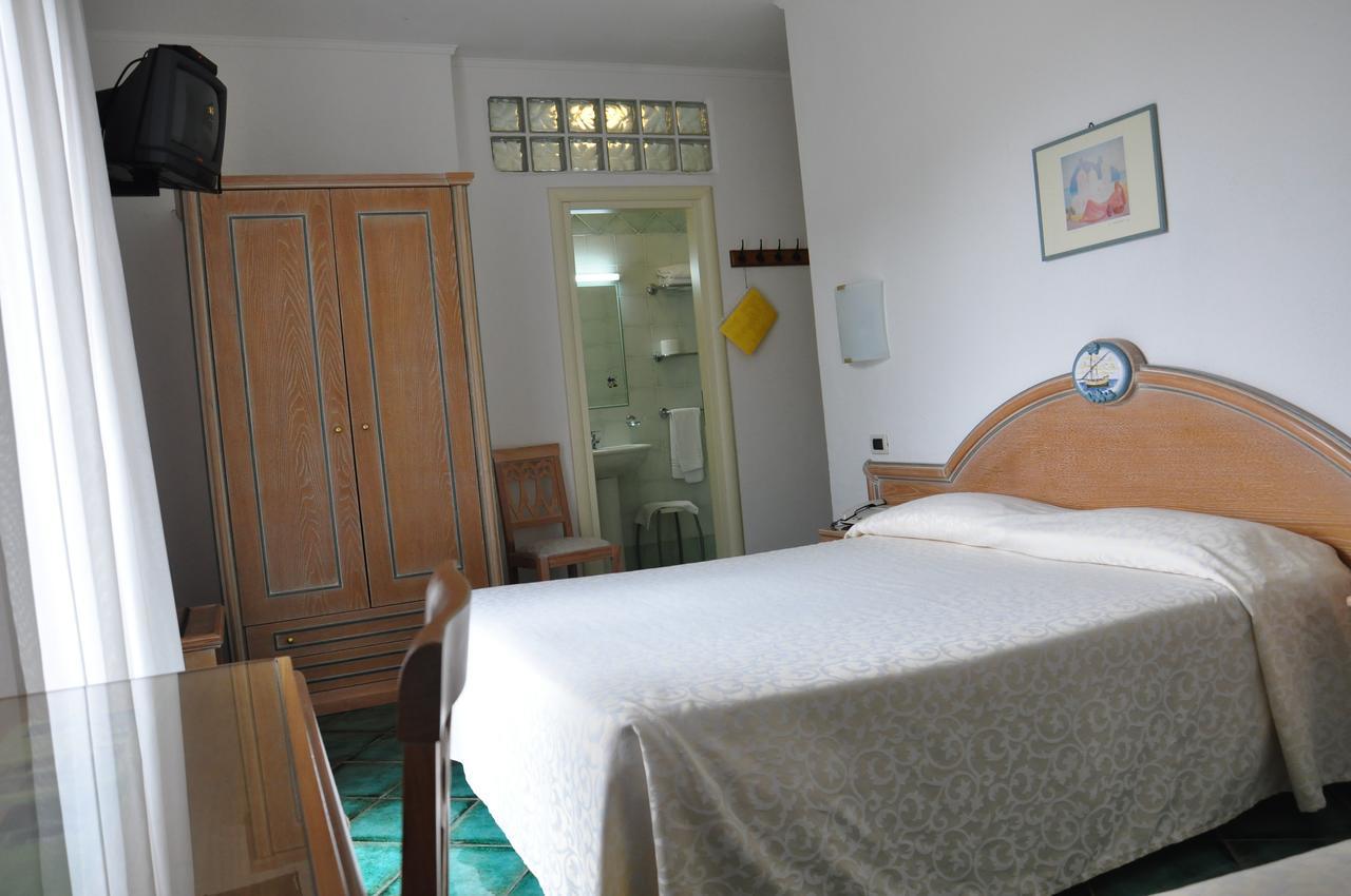 Hotel La Marticana ايسكيا المظهر الخارجي الصورة
