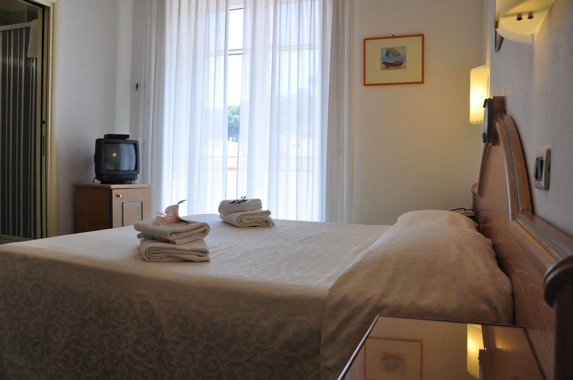 Hotel La Marticana ايسكيا المظهر الخارجي الصورة
