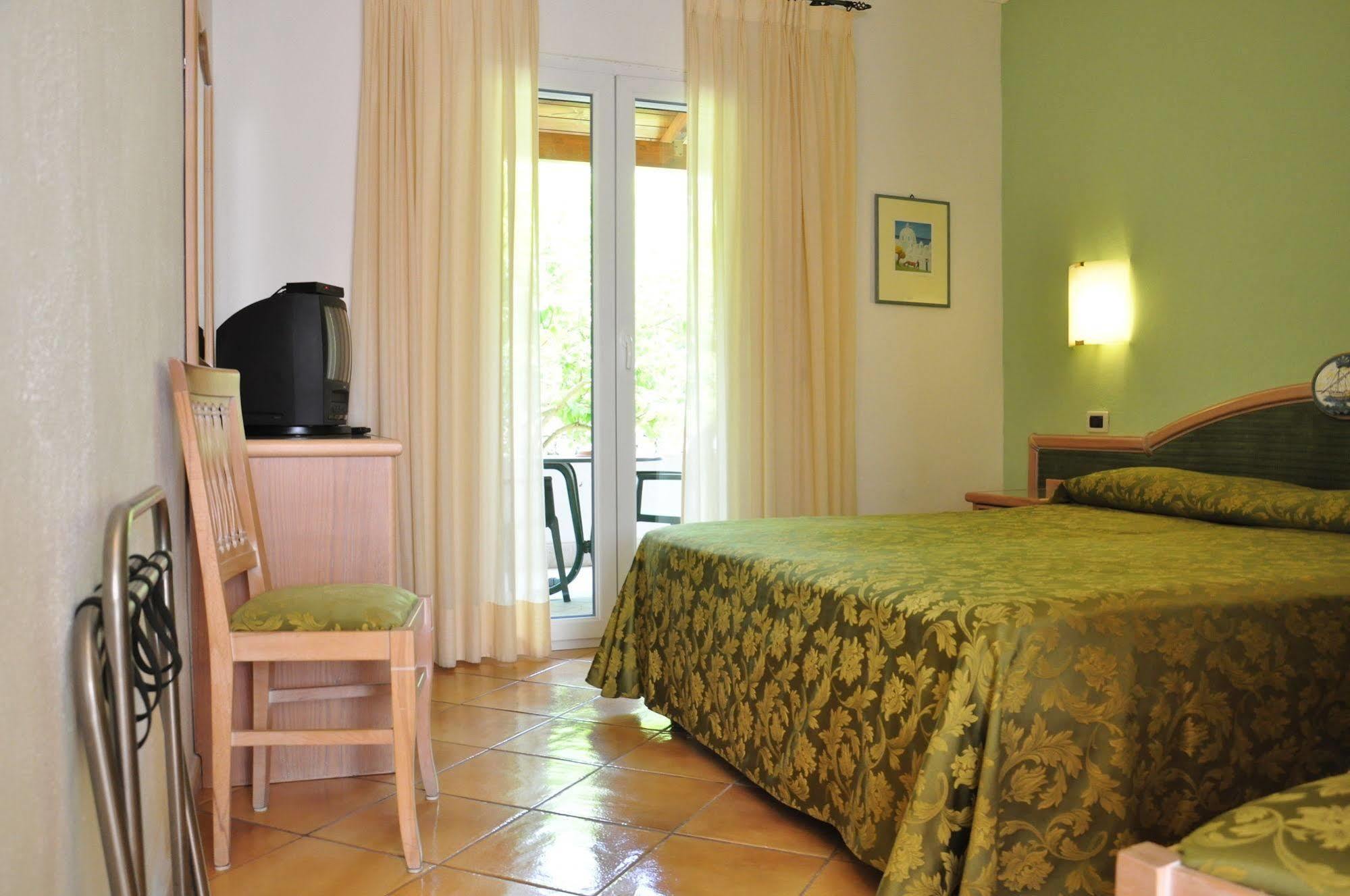Hotel La Marticana ايسكيا المظهر الخارجي الصورة