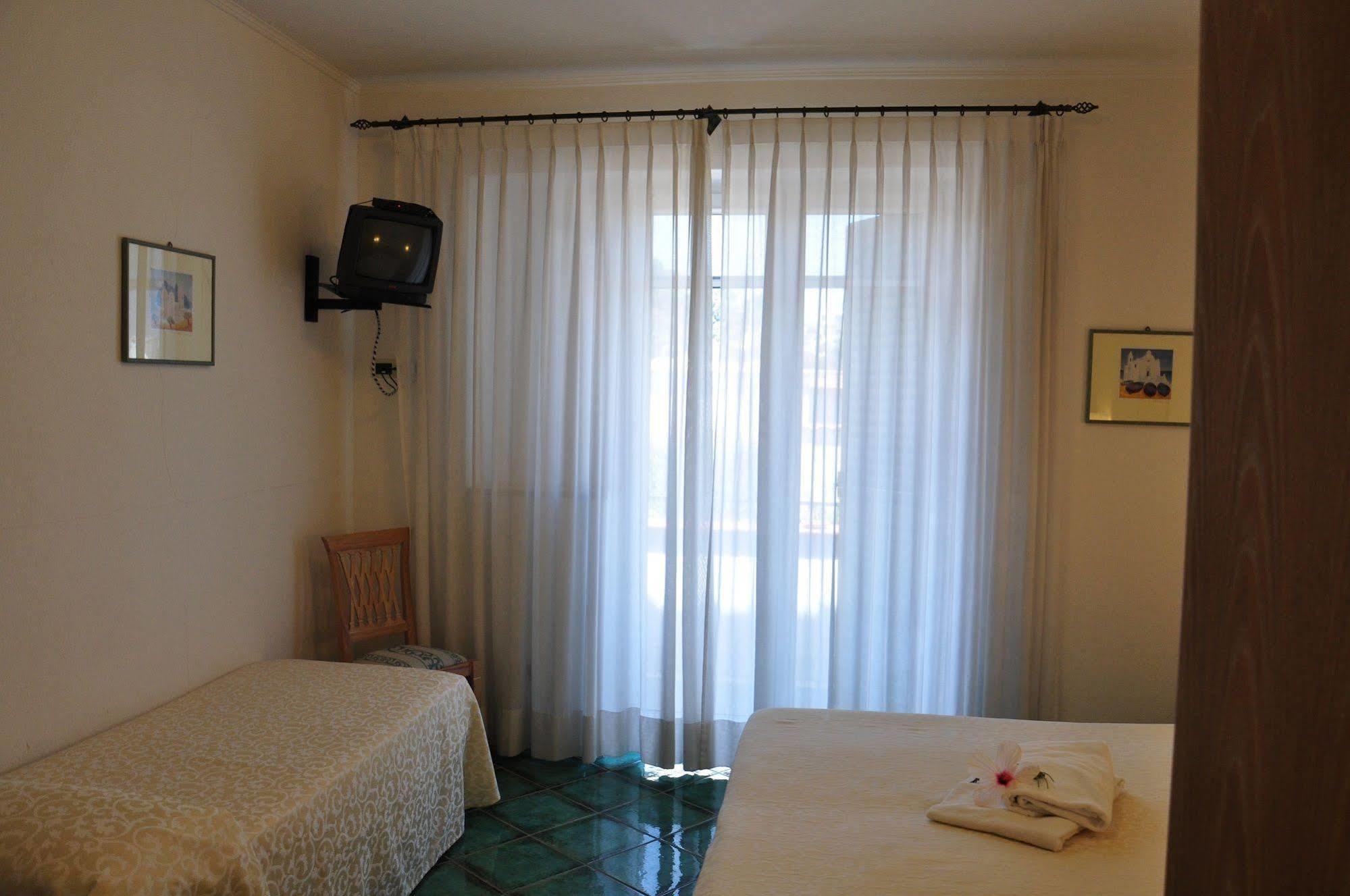 Hotel La Marticana ايسكيا المظهر الخارجي الصورة